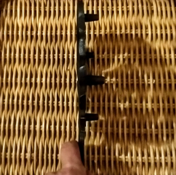 Vintage Wilton Cast Iron Eagle & Laurel Heart Wreath Trivet - Picture 9 of 9